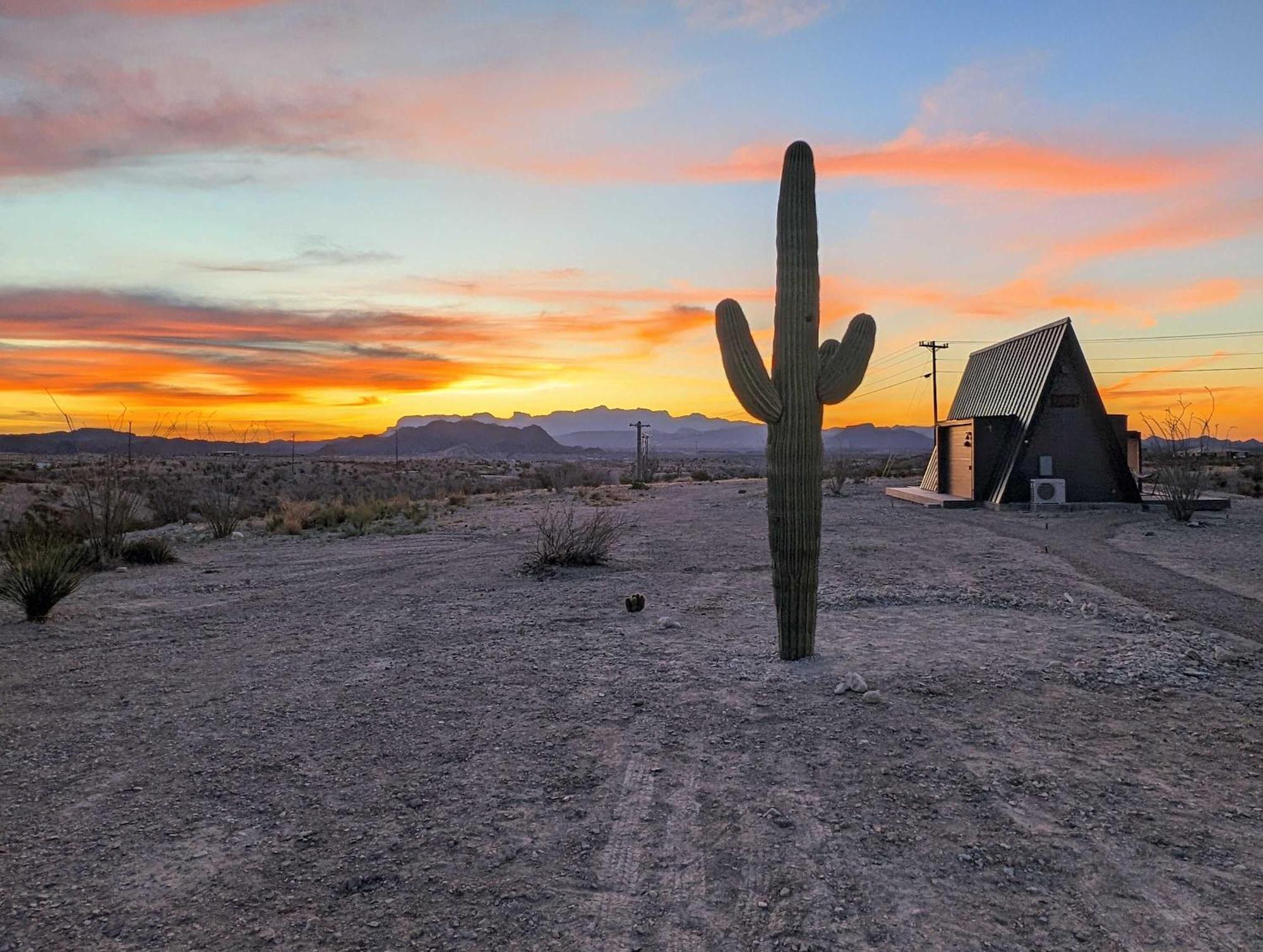Stardust Luxury Cottage With Loft & A Great View Terlingua Esterno foto